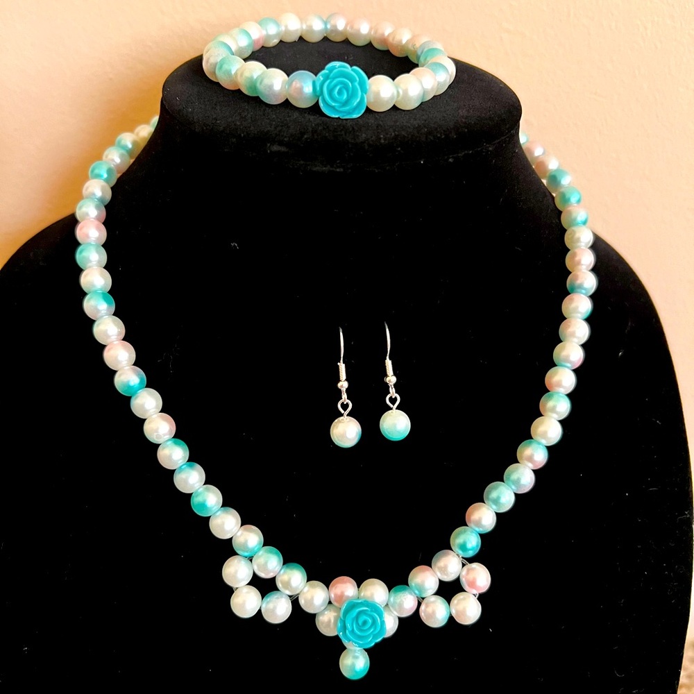 Handmade Jewelry Stretch Faux Pearls Earrings, Necklace, And Bracelet 💕